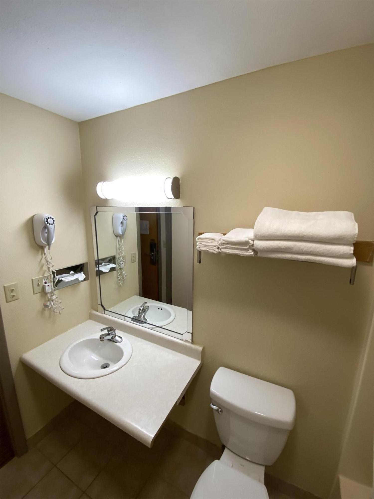 Surestay By Best Western Massena Ngoại thất bức ảnh