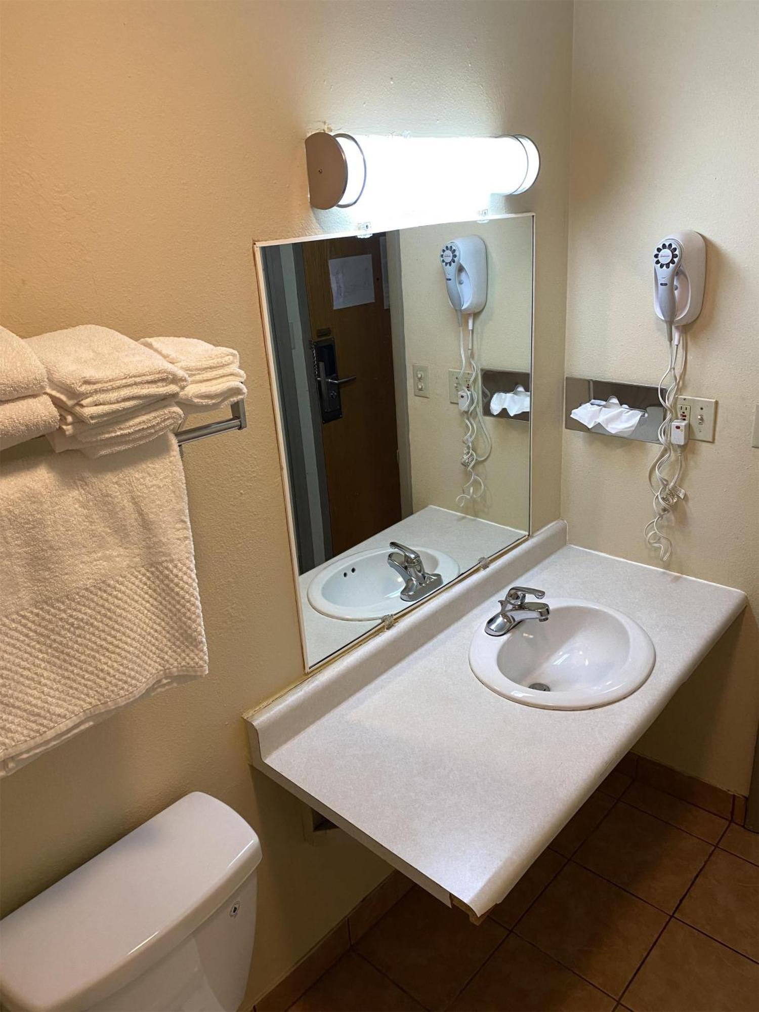 Surestay By Best Western Massena Ngoại thất bức ảnh